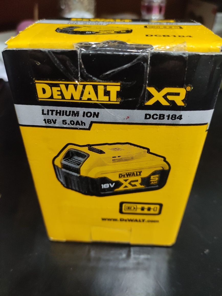 Bateria DeWalt nova