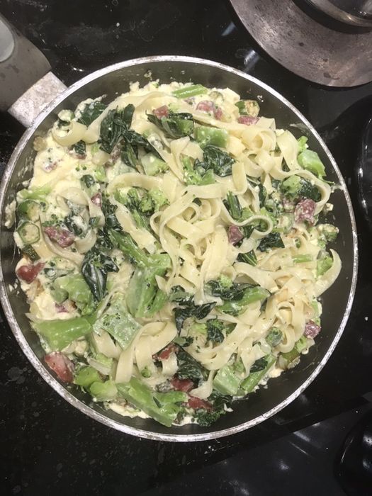 Pratos diversos: Risotto de camarao ; Peitos frango no forno batata,