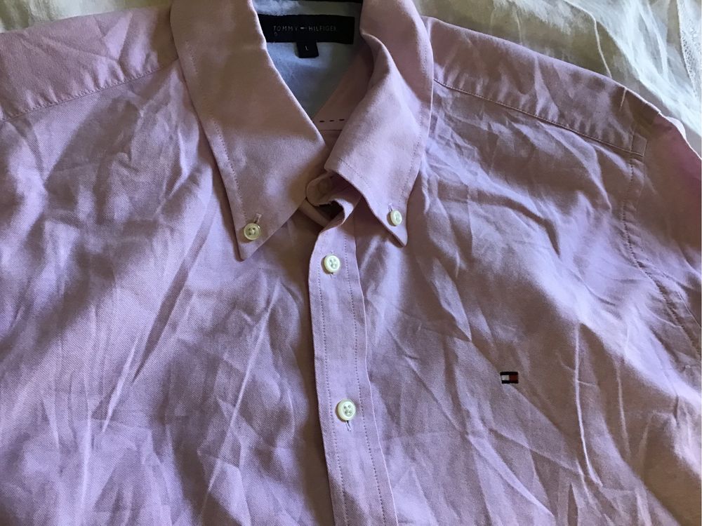 Camisa Tommy Hilfiger original de homem. Tamanho L. Como nova. Portes CTT grátis. Descida de preco.