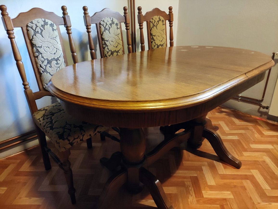 Stół rozkładany bez krzeseł
