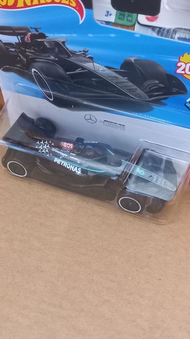 Mercedes-amg Petronas Formula one team hot wheels