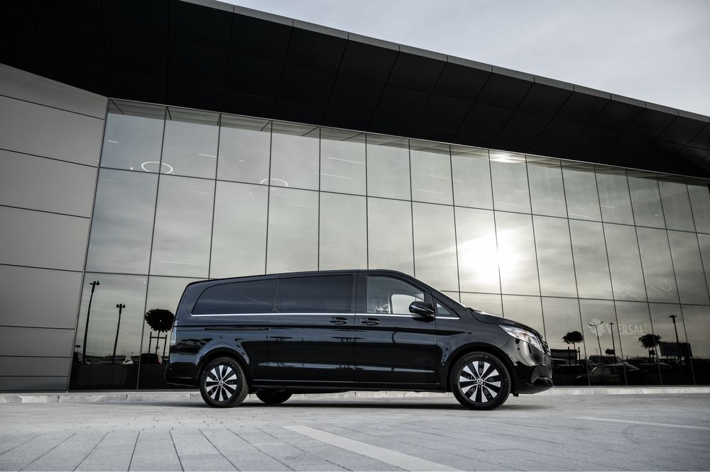 Busdrive.pl Wynajem bus Mercedes V Klasa 2024 extra długa 8 osobowy