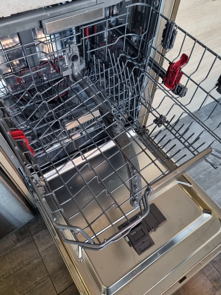 Zmywarka Whirlpool prawie nowa na gwarancji
