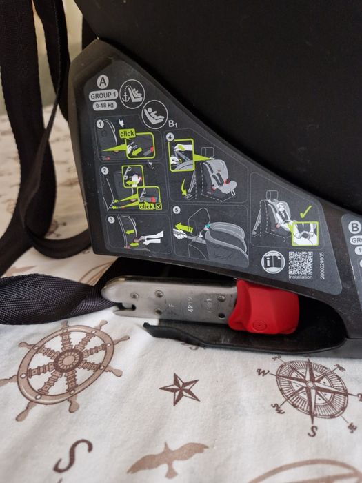 Продам два автокрісла britax romer