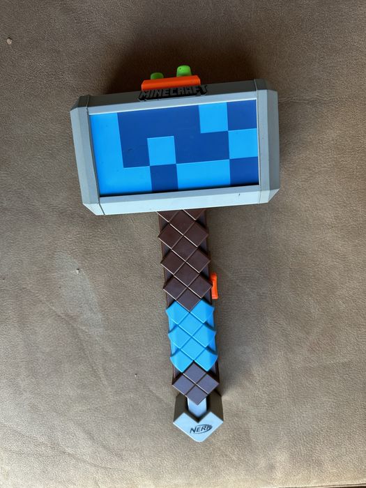 Молот Тора Minecraft