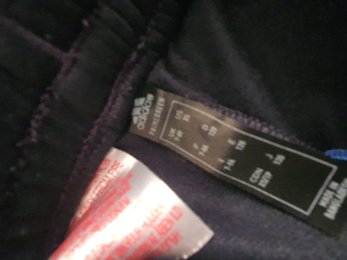 Spodnie Adidas na 128cm plus bluza Nike I piżama gratis