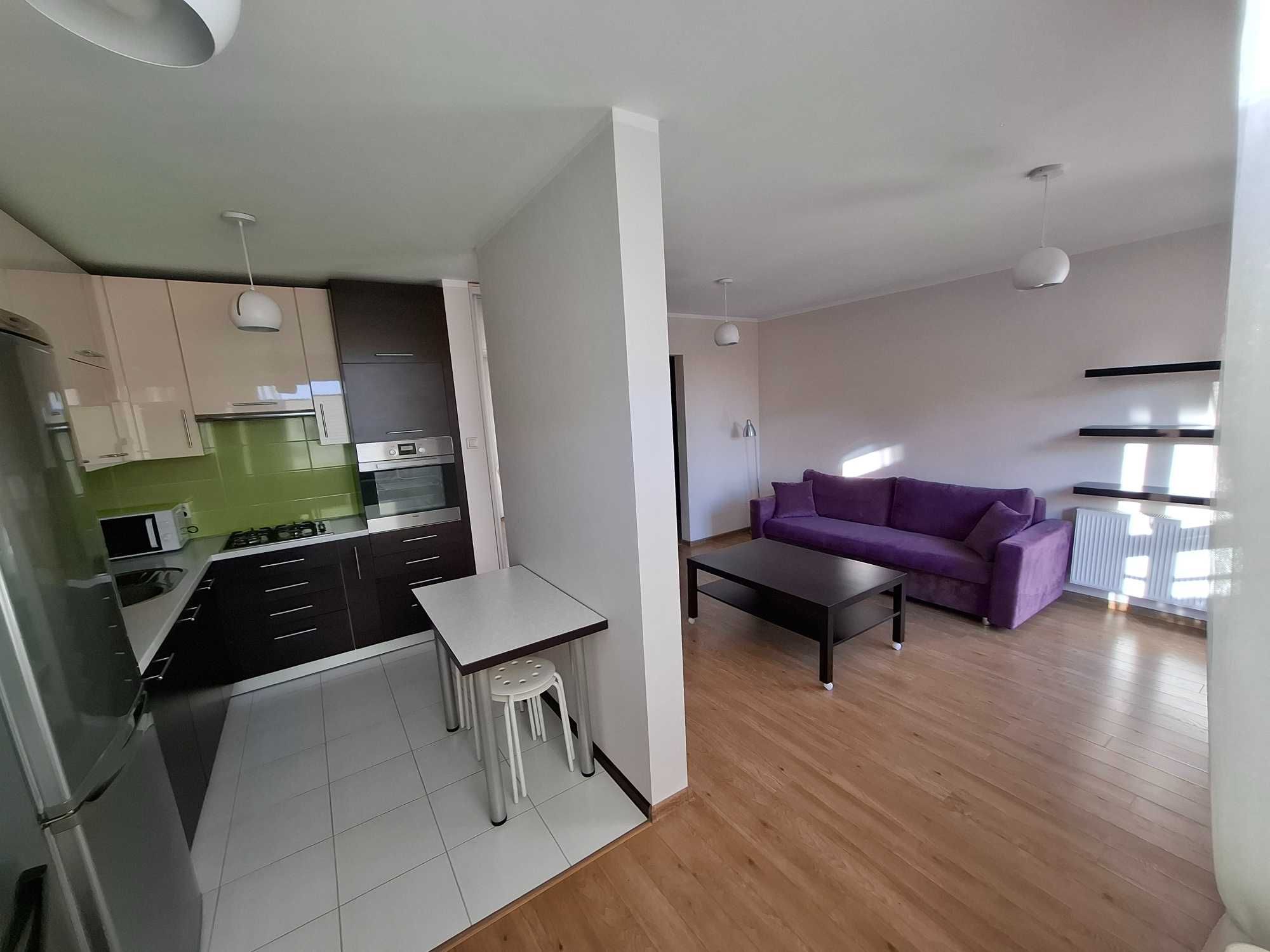 Kawalerka 35 m² – ul. Mickiewicza, osiedle zamknięte, klimatyzacja