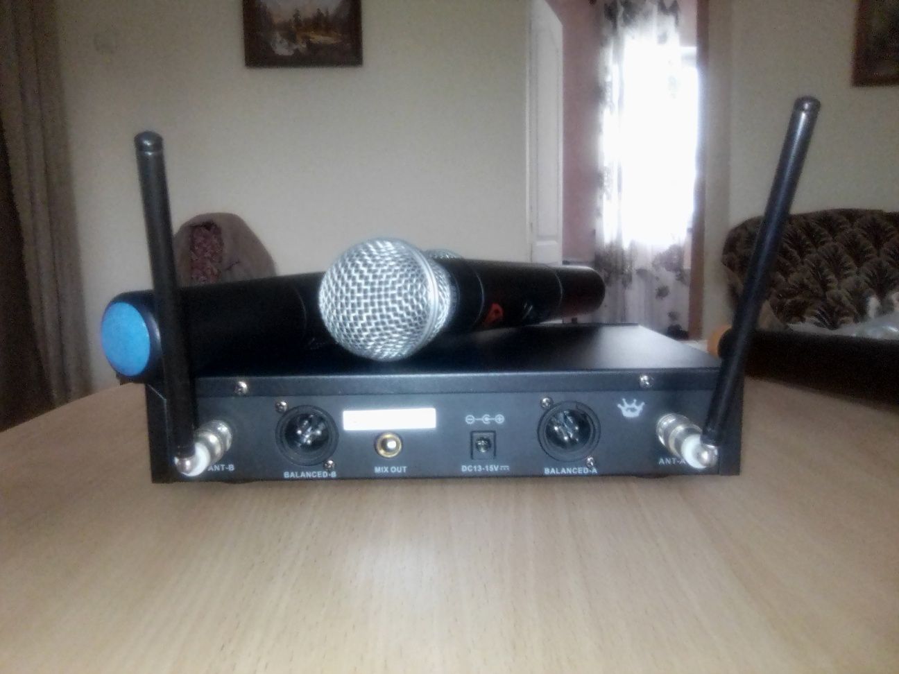 Продам радиомикрофон Rockville RWM71U Dual UHF