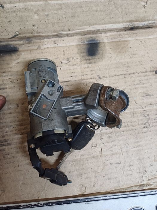 Toyota Corolla E12 замок запаленя зажиганиє зажиганіє запалювання