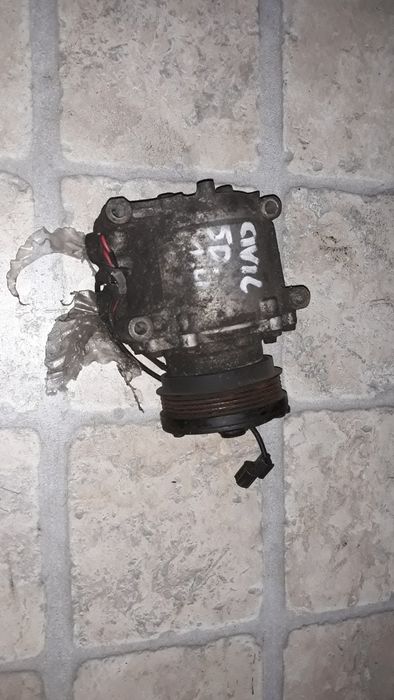 Sprężarka klimatyzacji honda civic 5D 1.4 benzyna 95r