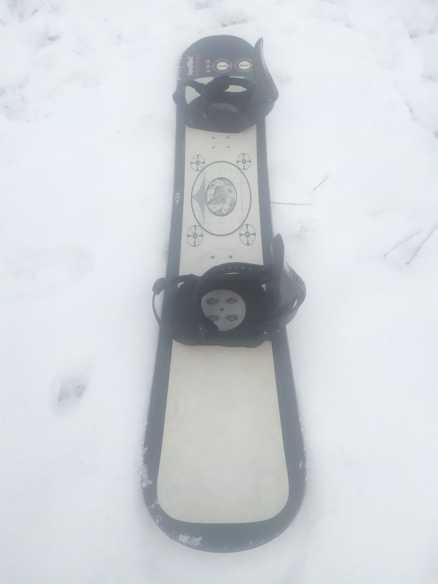 Deska snowboardowa NIDECKER Solid State 145 cm ITALY