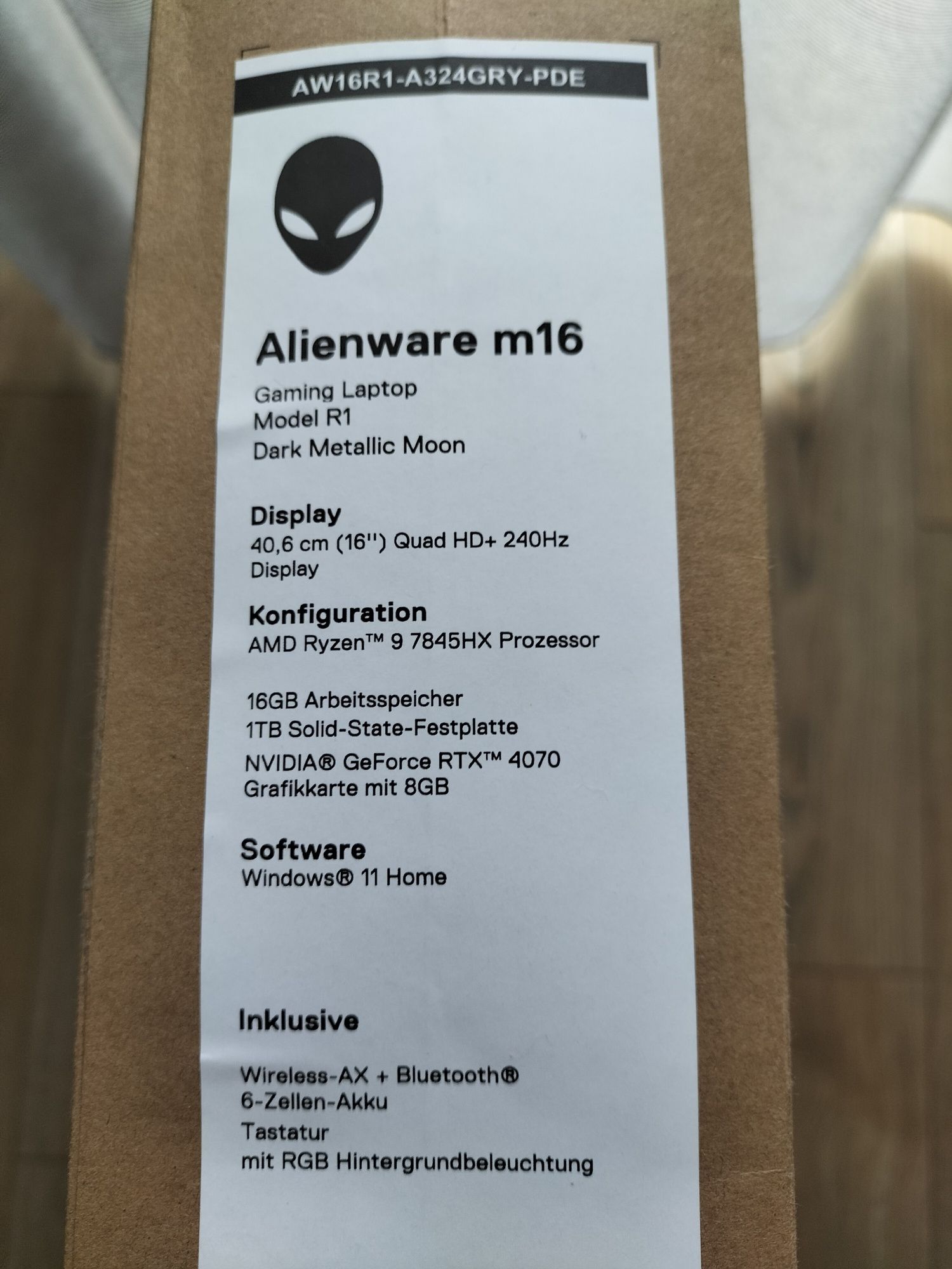 DELL Alienware M16 R1 gaming 40,6 cm(16,0) Ryżem 9 7845HX Procesor