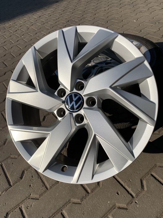 Продам диск Volkswagen  R18