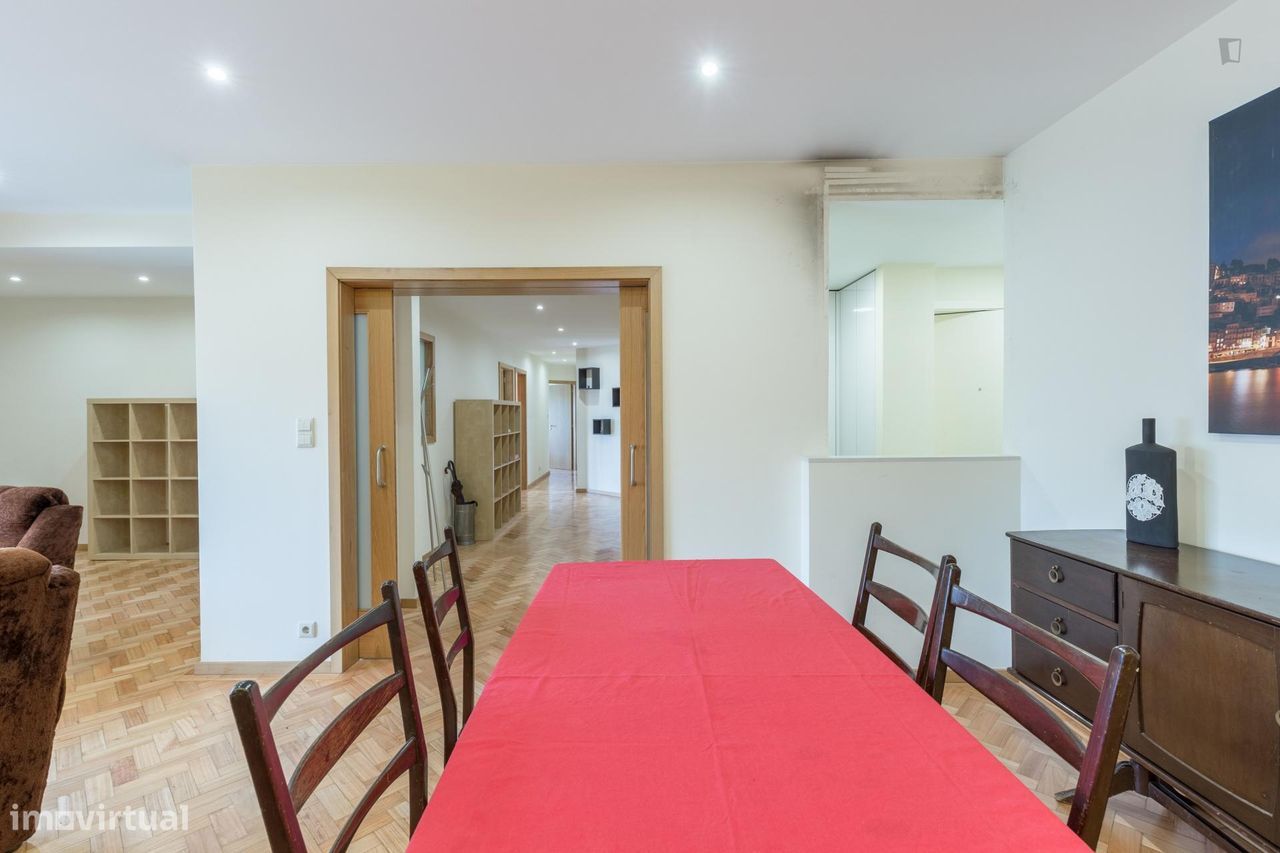 33991 - Quarto com cama de solteiro, com...