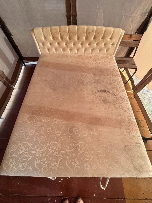 Продам кровать б/у ,розмір кроваті 160х200