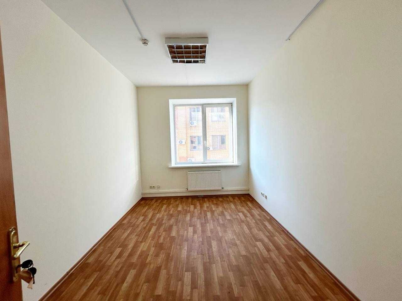 Сдам приміщення, офіс 64,5 м кв на вул. Стартова, біля Тополь 3.