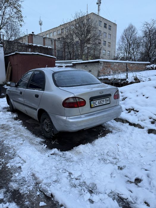 Автомобіль daewoo lanos
