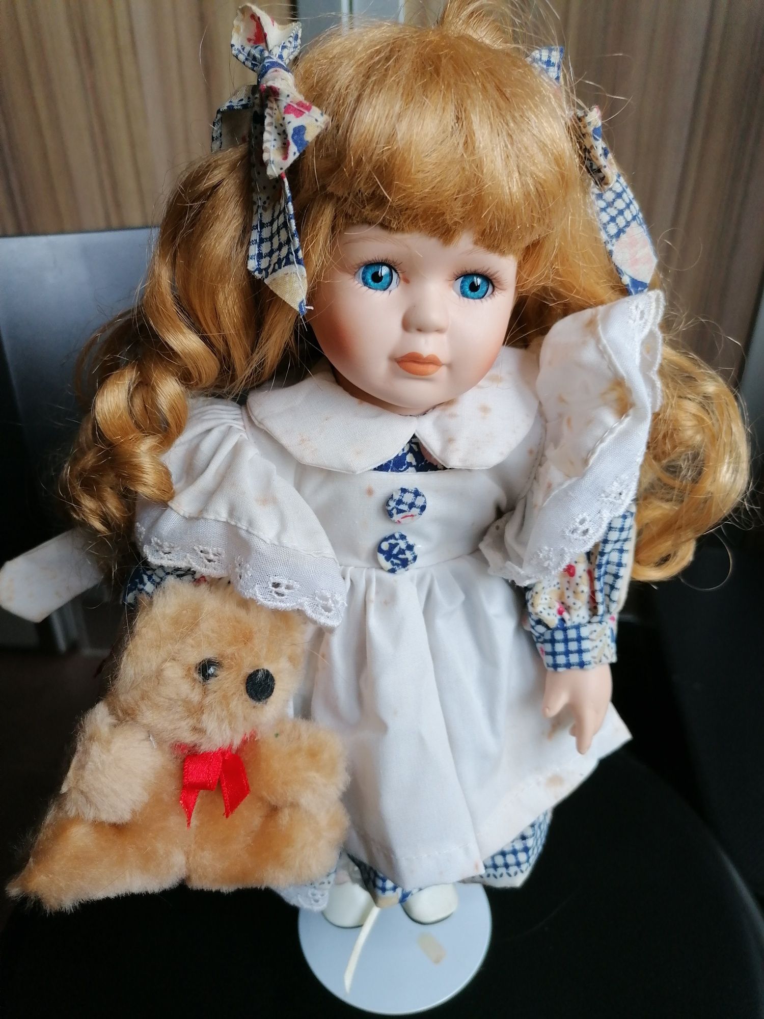 Boneca porcelana