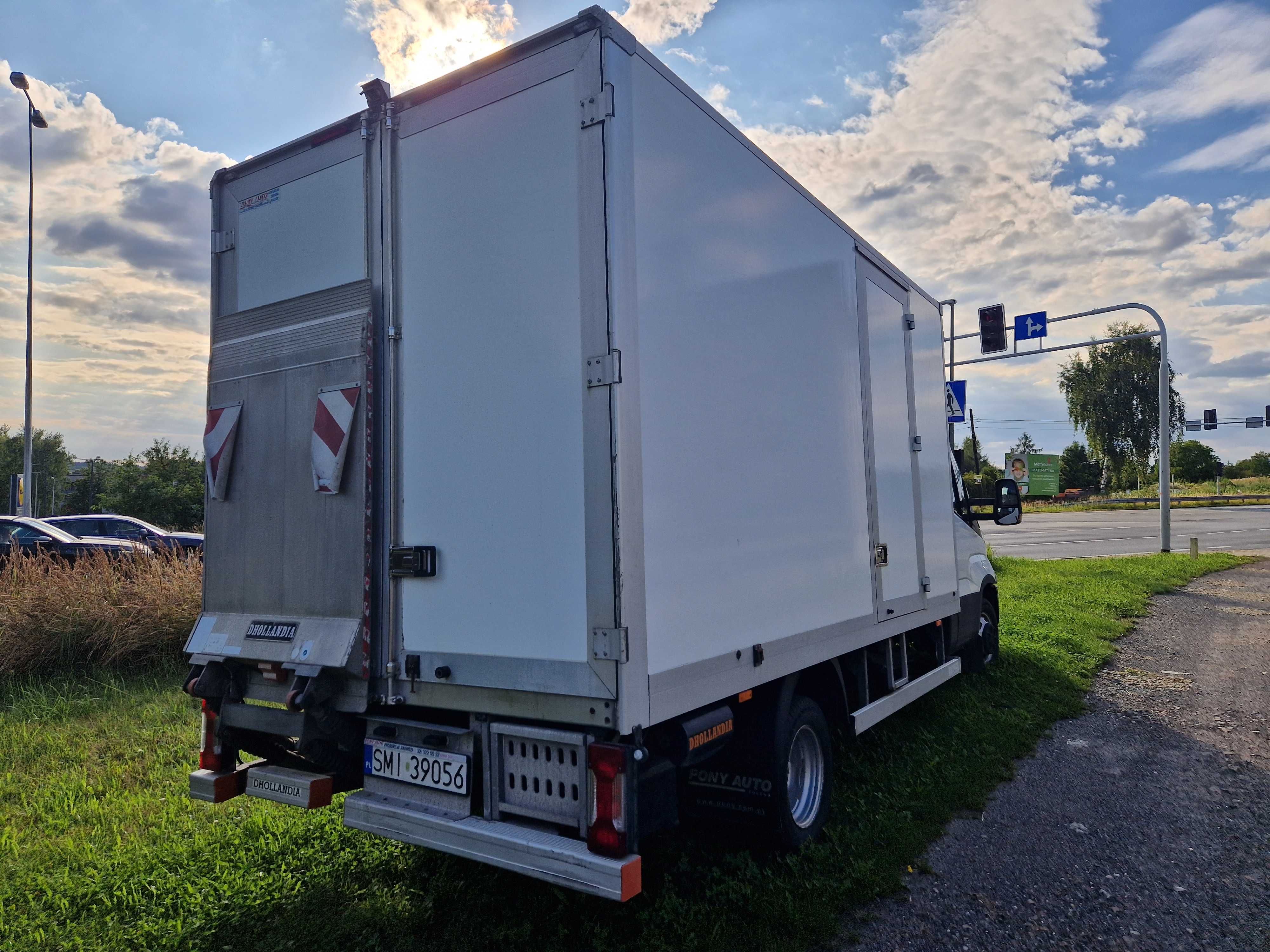 Iveco Daily 35C18, rok:2017, 3.0 diesel 180km kontener-izoterma, winda