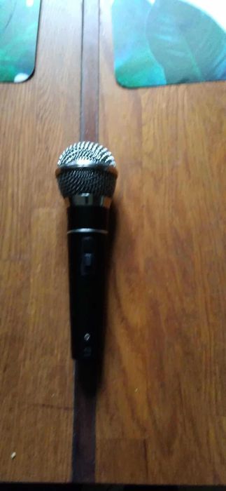 Mikrofon dynamiczny estradowy karaoke DM-604