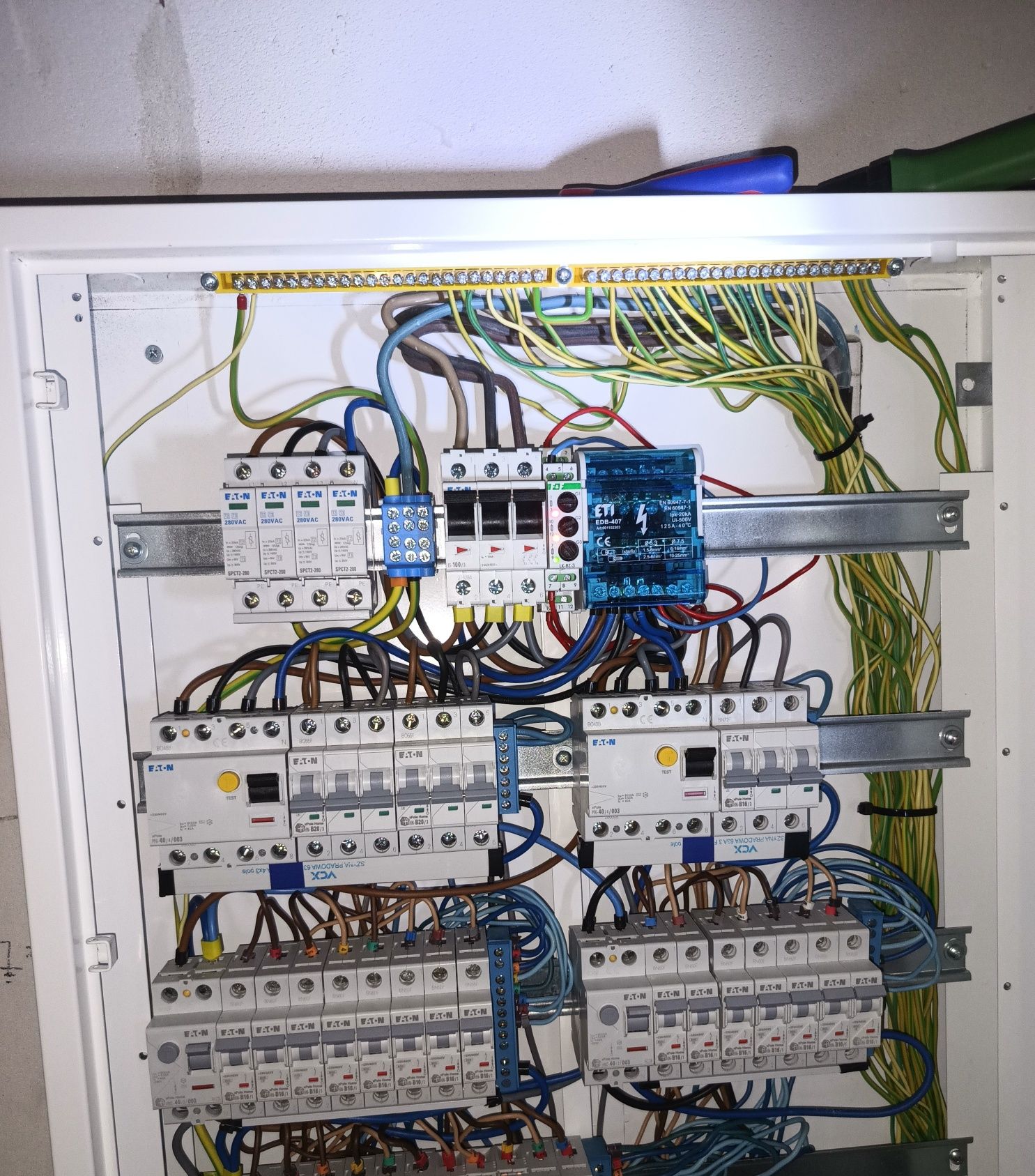 Elektryk Awarie Podłączenie Indukcji Usługi elektryczne  Tanio