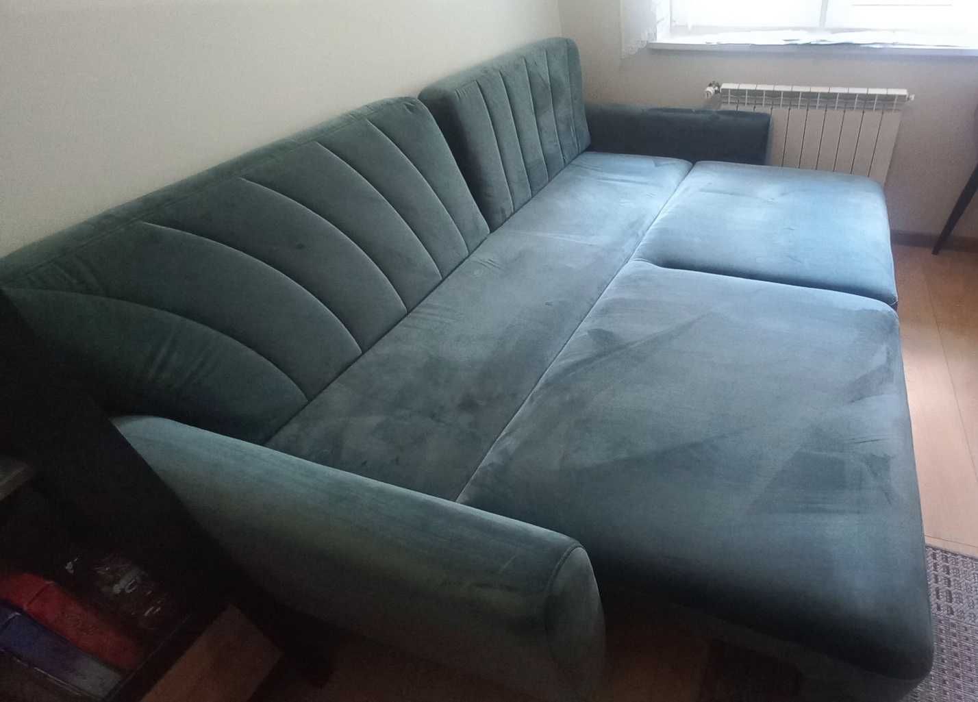 Sofa dwuodobowa.