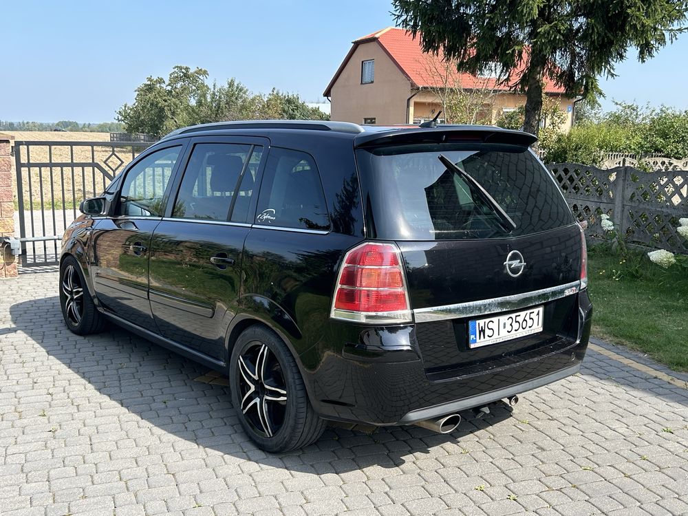 Opel Zafira 2.0T LPG ,7 os. Hak