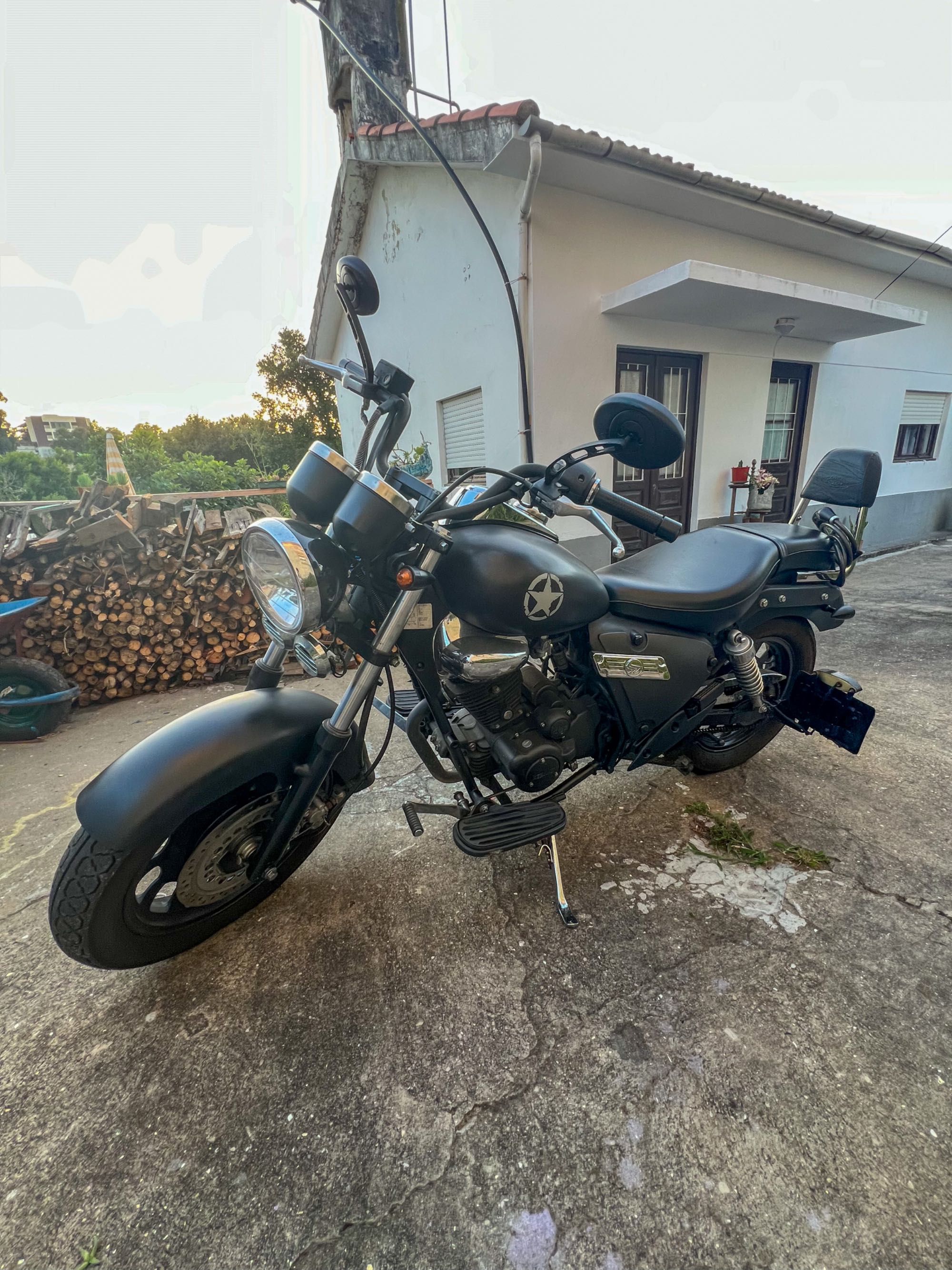 Mota Keeway Superlight 125 com 11836Km
