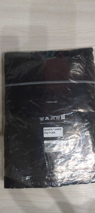 Rajstopy we wzory na czarnym tle - Companys - Fashion.