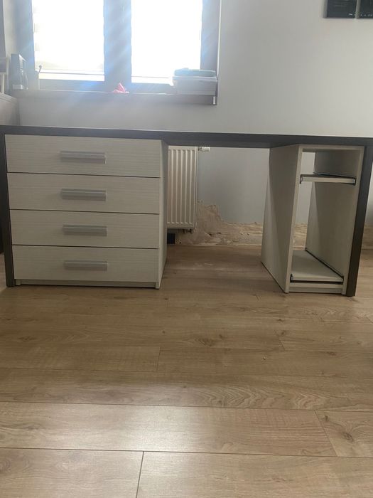 Biurko 170,5cmx70cmx75,5cm