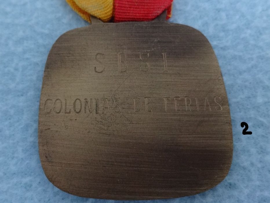 Medalhas Antigas Colónias de Férias