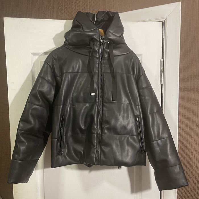 Пуховик Zara з еко-шкіри