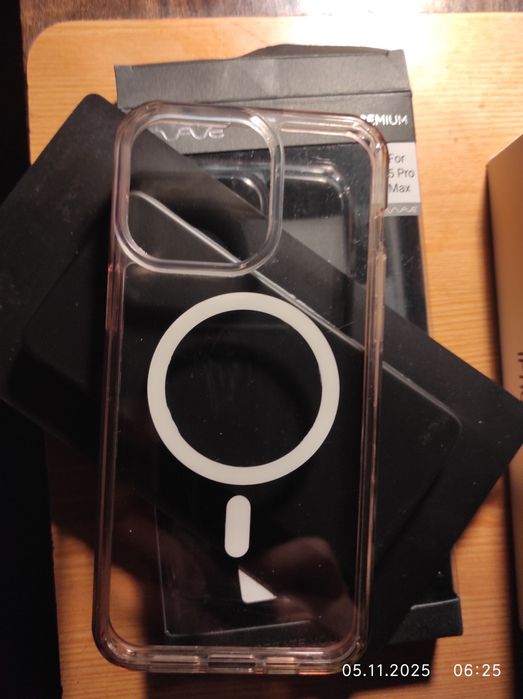 Короба и два чехла iPhone 15 pro max