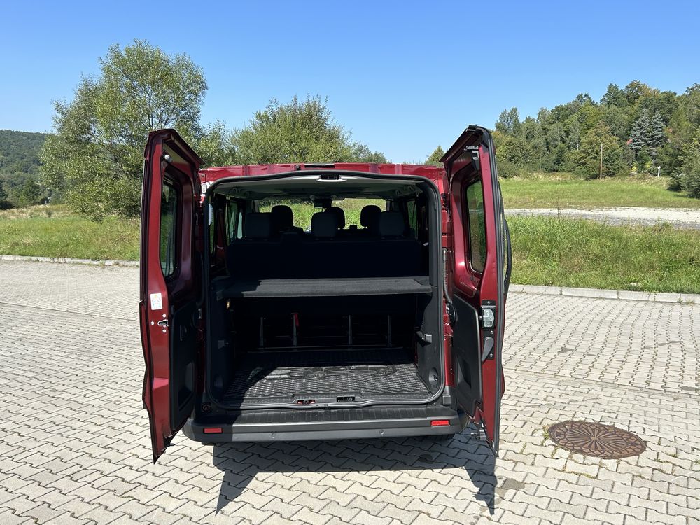 Wynajem busa 9 osób renault trafic