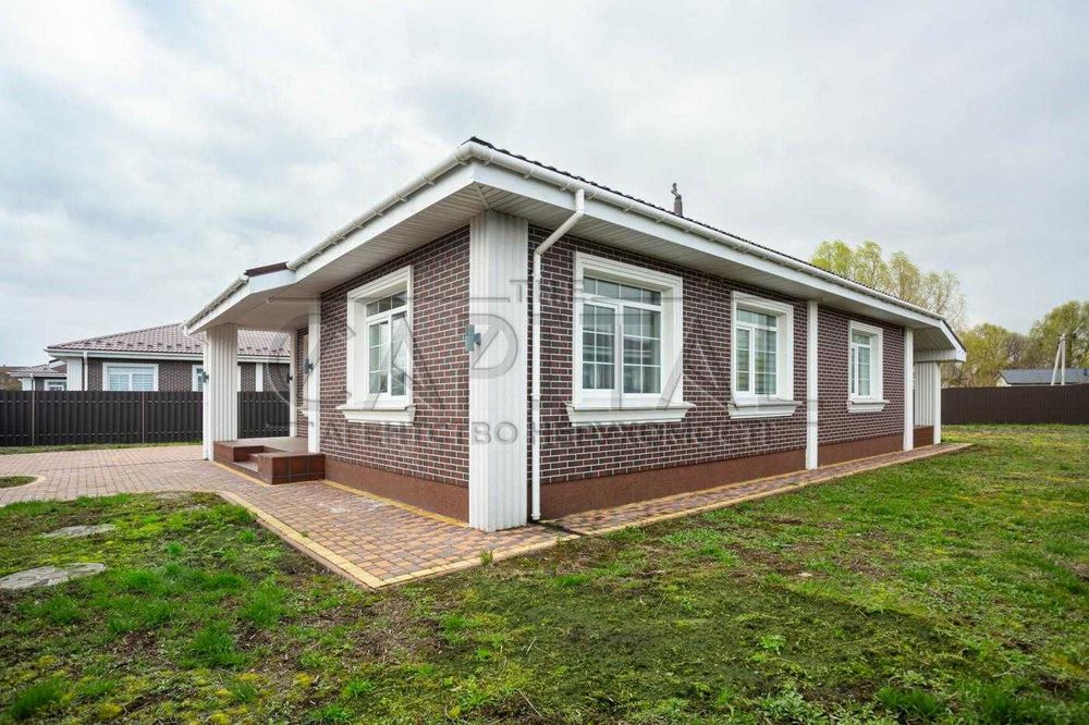 Продається будинок в селі Гнідин з ремонтом