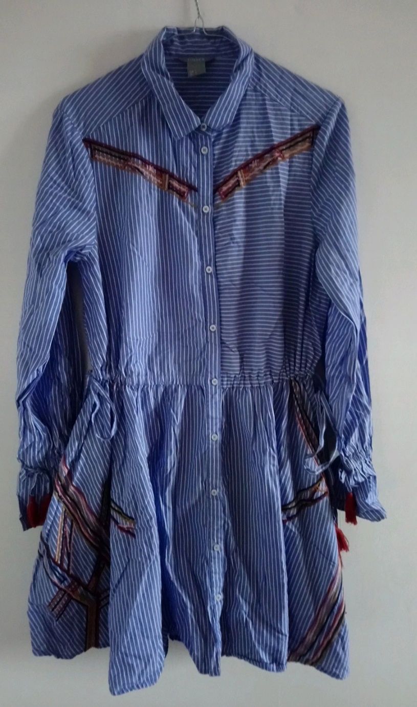 Sukienka koszulowa Boho Aztec paski paseczki chwosty