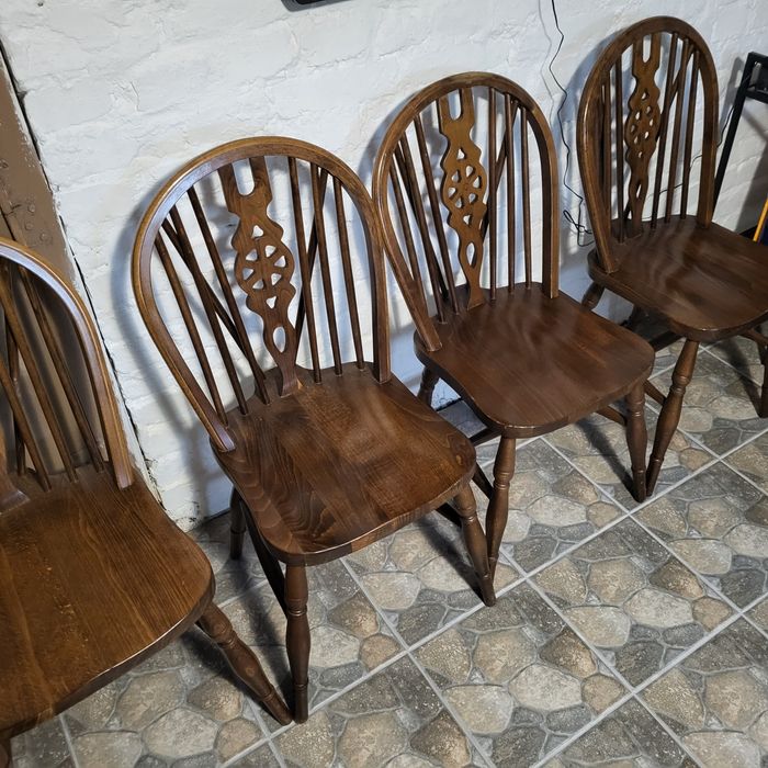 zestaw 4 drewnianych krzeseł Radomsko Windsor