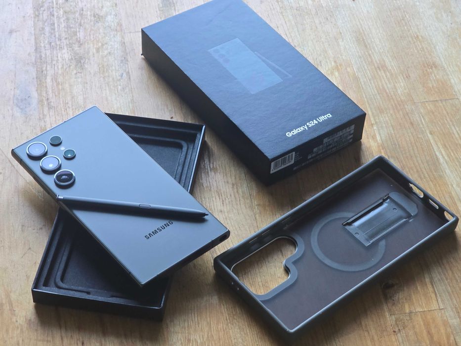 Європа. Samsung Galaxy S24 Ultra 12/256GB Titanium Black, 2sim.