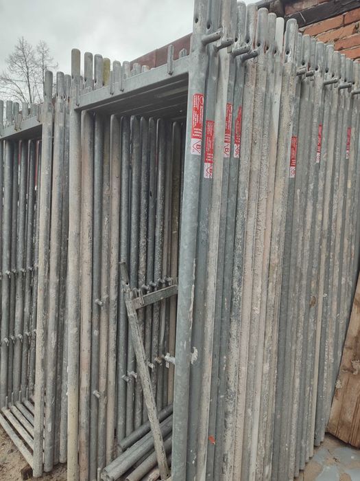 wynajem rusztowania plettac i narzędzi