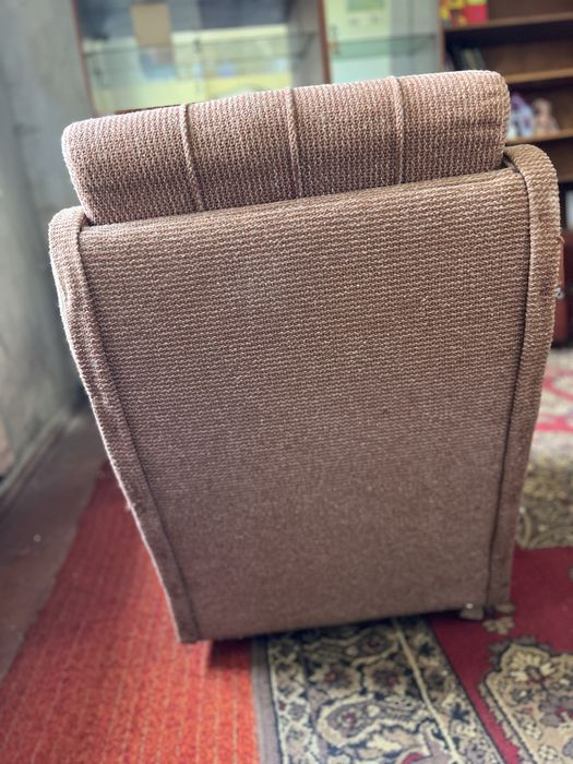 Продам зручне крісло для вітальні, терміново!