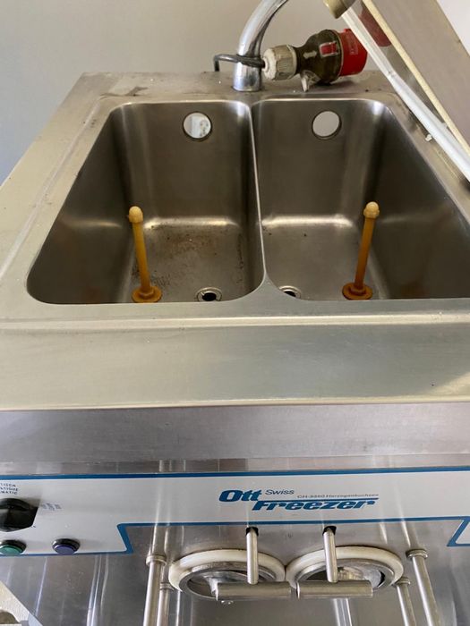 Maszyna automat do lodow wloskich dwa smaki OTT Swiss