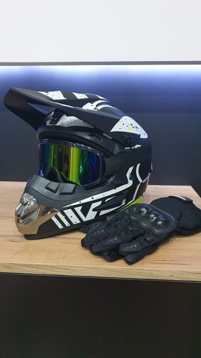 Kask rozmiar M.  rowerowy crossowy na hulajnoge