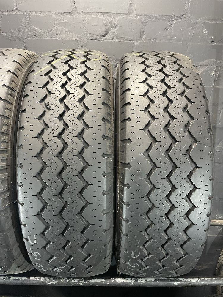 4шт 215/70 R15c Michelin