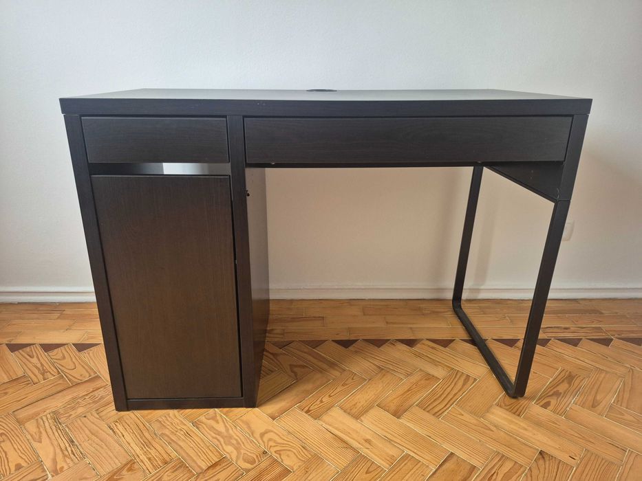 secretaria IKEA MICKE preta