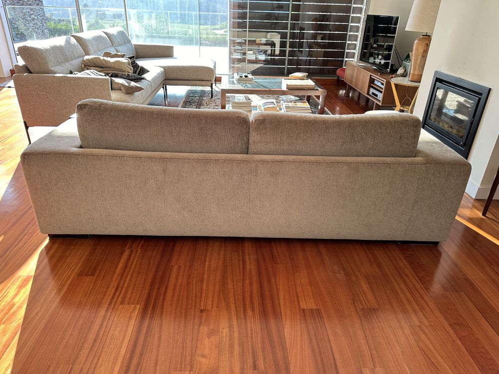 Sofa marca Sancal modelo Eleva com 270cm com forro totalmente amovivel