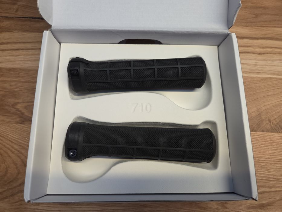 Chwyty MTB / GRIPS: FOCUS Locker SL