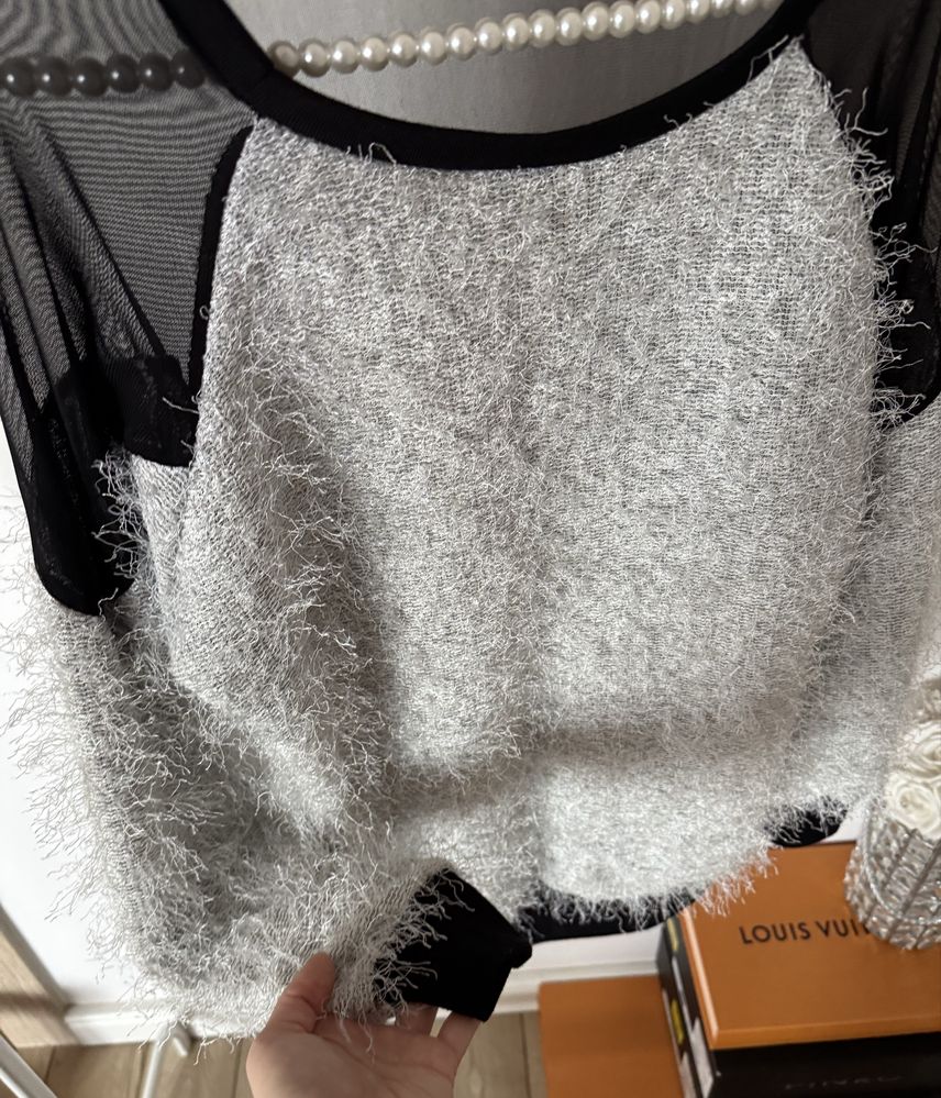 Sweter włochaty z siateczką rozmiar uniwersalny