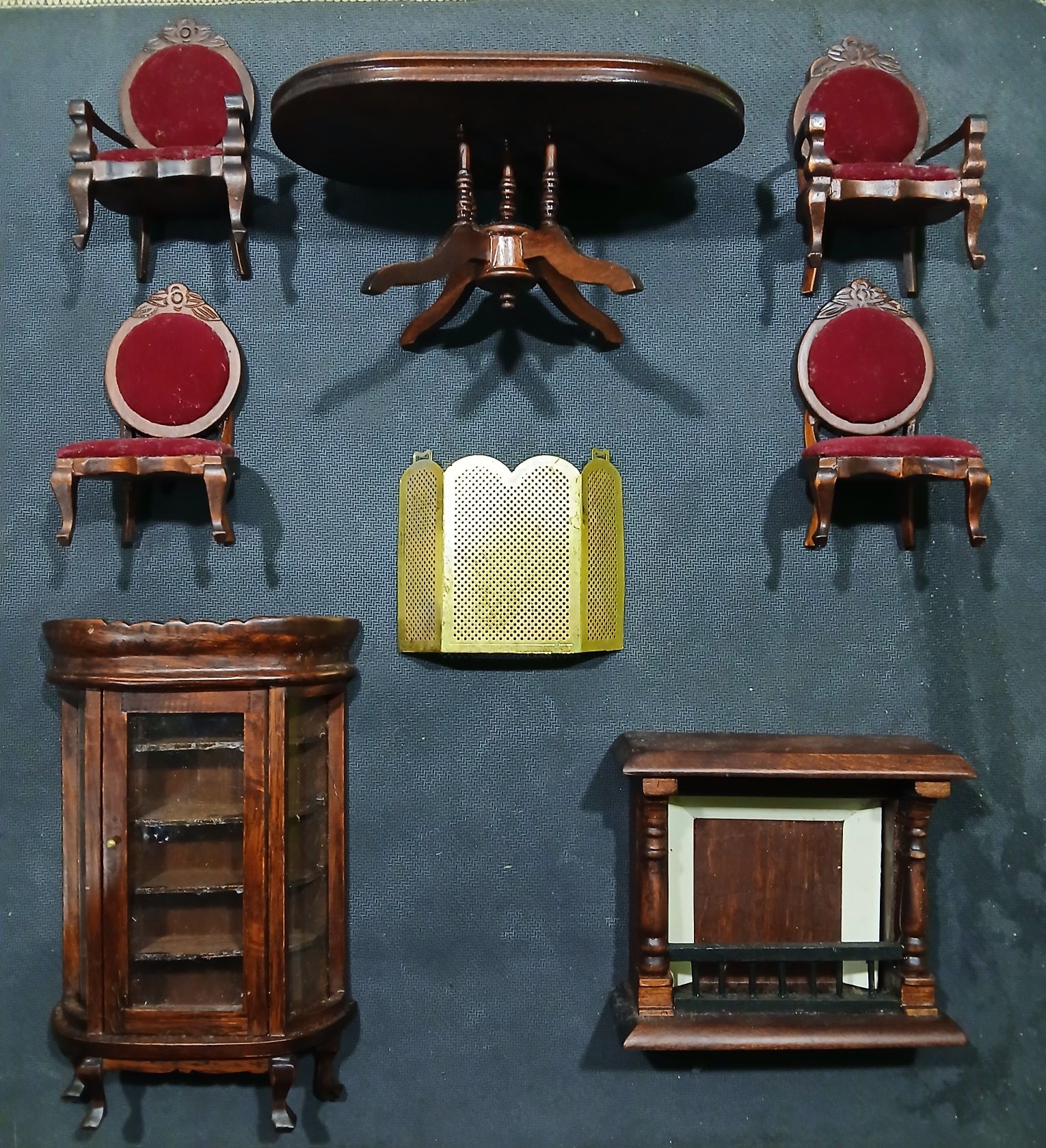 Móveis em miniaturas estilo Vitoriano sala