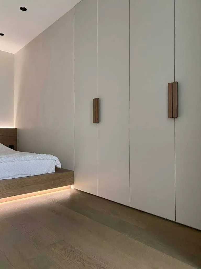 Продам 3-комнатную квартиру в ЖК Атлант, пр. Поля (низ)