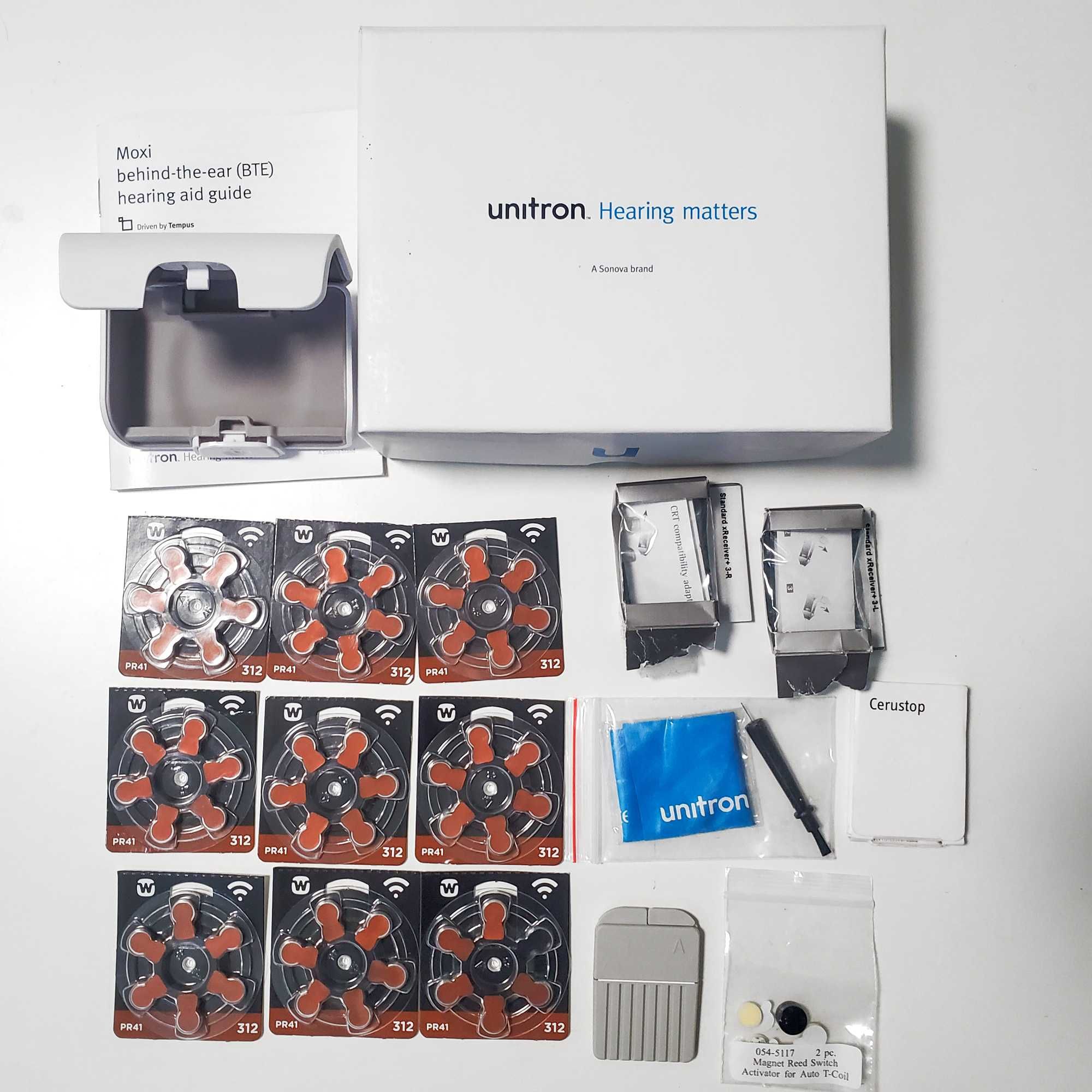 Преміальні слухові апарати Unitron Moxi2 Kiss